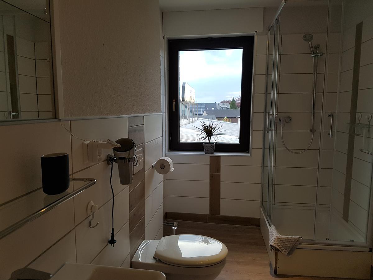Landgasthof Schaenzer Voerde エクステリア 写真